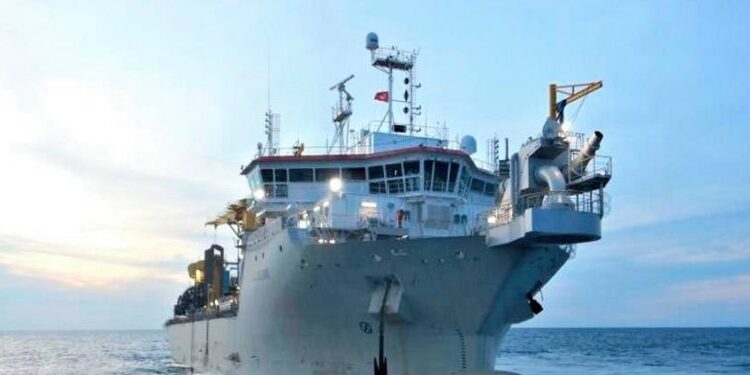 Avanza Jan De Nul con el dragado de mantenimiento en el Puerto de Bahía Blanca