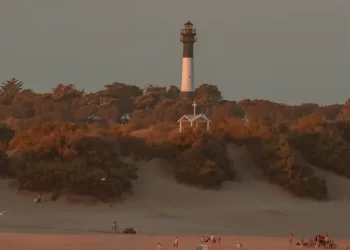 Quequén: El balneario que supo atraer a la aristocracia y hoy revive con aire a aldea de pescadores brasileña. Diario “La Nación”