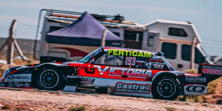 Juan Bautista abandonó por problemas de freno. Marcos Castró llegó 2do en el Pista, en una gran carrera.