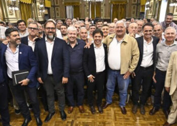 La Provincia oficializó acuerdo con cooperativas eléctricas en emergencia ante la embestida de Milei
