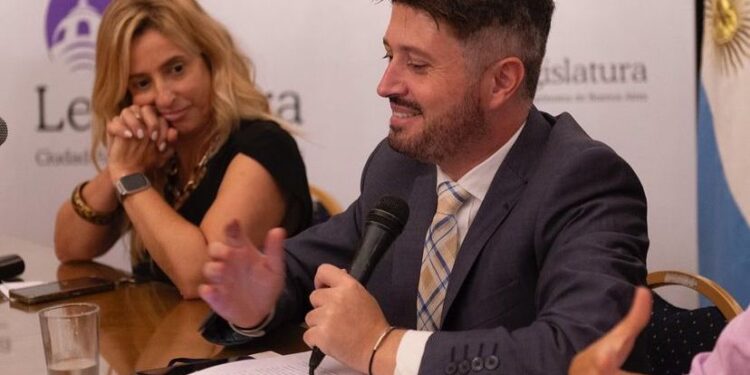 SERGIO SICILIANO. “El paro docente es una discusión entre dos partidos políticos”