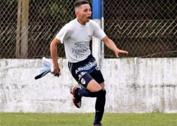 NICOLÁS GONZÁLEZ (Ministerio Quequén) “Estoy agradecido con Taponazo, gracias a ellos volví al fútbol” Por: Gustavo Schwedt