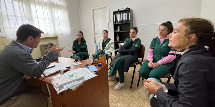 Estudiantes de Medicina realizan sus prácticas en Lobería