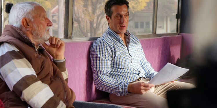 El intendente recibió a unos 40 vecinos en el retorno de la Oficina Móvil