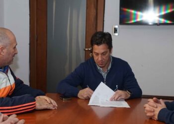 El municipio y los gremios firmaron el acta acuerdo por un 25% de aumento en los salario