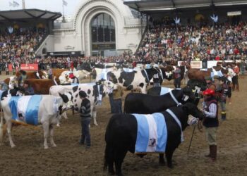 La exposición rural de Palermo cambia la fecha del acto inaugural. Por Mario Tambascia.