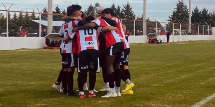 FÚTBOL LOCAL. Gimnasia, Sportivo y Rivadavia, se consolidan en la zona A