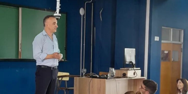 Lic. EMILIANO COSSIO. “Éste fue un paro por partida doble”. Por Julieta Burgueño