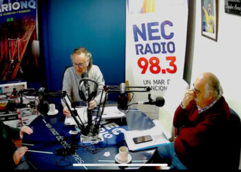 ALBERTO ESNAOLA. “El país parece un partido de tenis, la pelota va de un lado para el otro”
