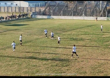 FÚTBOL. Rivadavia y Villa del Parque quedaron en deuda