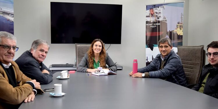 Puerto Quequén busca potenciar el desarrollo productivo regional