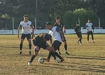 FÚTBOL PREFEDERAL. Clasificó Mataderos y Villa del Parque se prendió.       Por Leo Menna