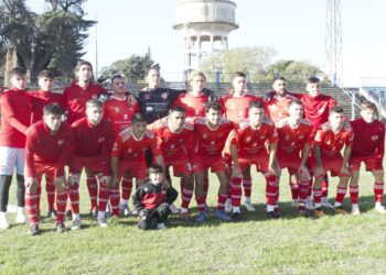 FÚTBOL. Villa del Parque busca la clasificación y Rivadavia acercarse