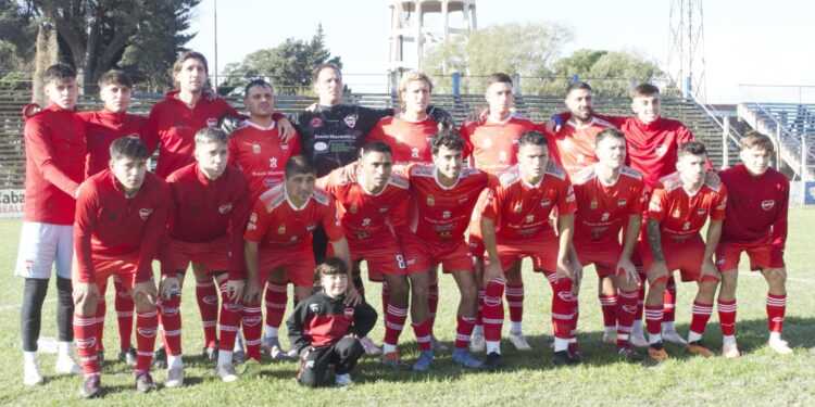 FÚTBOL. Villa del Parque busca la clasificación y Rivadavia acercarse