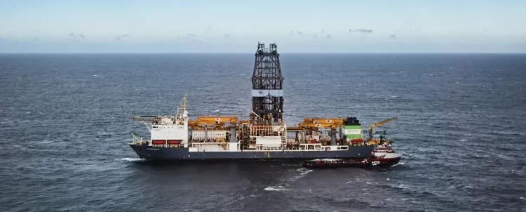 Turnos de doce horas, 200 empleados y seguridad estricta: cómo es un día de trabajo en el buque Valaris DS-17. Offshore frente a Necochea