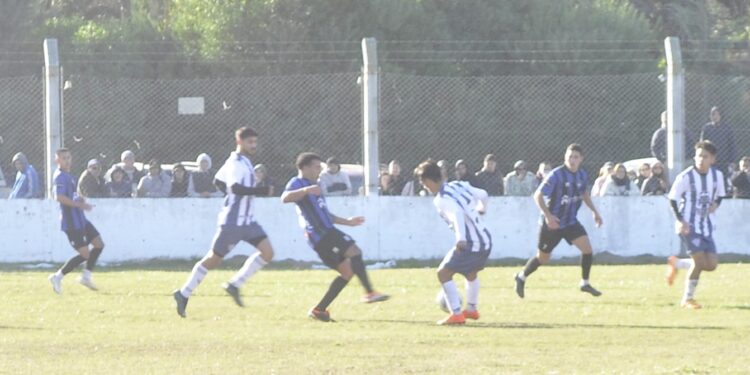 FÚTBOL. Mataderos, el único equipo de Necochea clasificado en el Prefederal