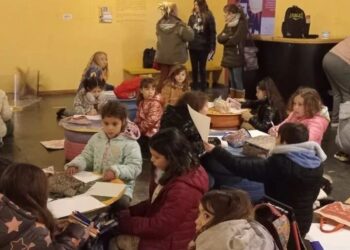 Son frecuentes las visitas de las escuelas a los museos del Parque Miguel Lillo