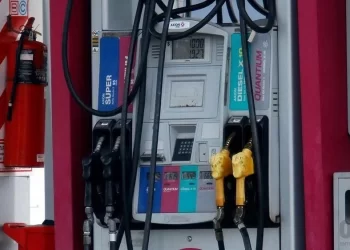 Este lunes vuelve a subir la nafta y el gas oil. Se ajustará entre un 3% y 4%.