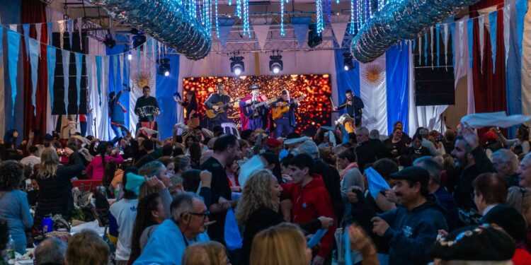 Con gran fervor patriótico, Necochea celebró el Día de la Independencia