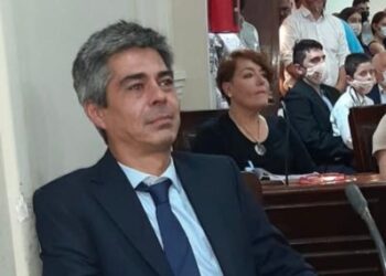 Proponen regular el pago de derechos de renovación de la licencia de conducir para mayores de 70 años.