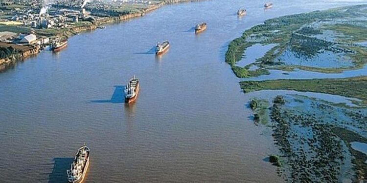 Kicillof agarró la lapicera y creó una Comisión para darle impulso al Canal Magdalena