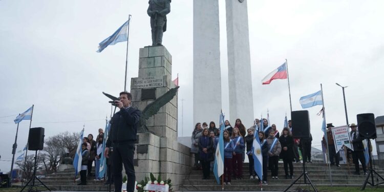 La manera de honrar a San Martín es construyendo una sociedad “más libre, más justa y con más unión”, aseguró el Intendente