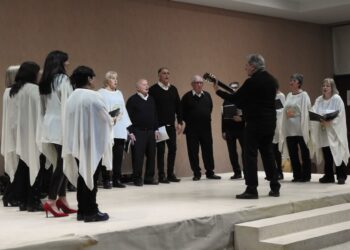 El Coro Alta Mira representó a Necochea en un encuentro en Mendoza