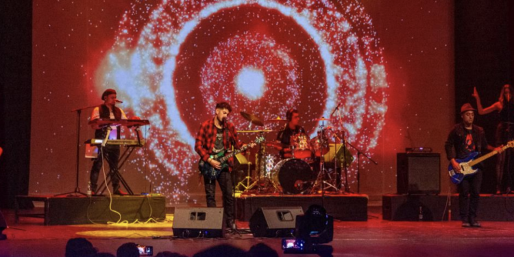 Llega a Necochea Séptimo Día, la banda homenaje a Soda Stereo