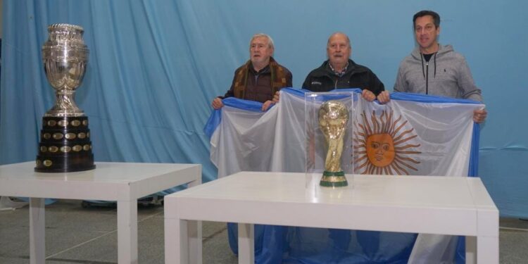 La comunidad necochense disfrutó de las copas de la Selección en un evento inolvidable