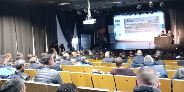 Necochea fue parte del Seminario Provincial de Seguridad en vistas a la temporada estival