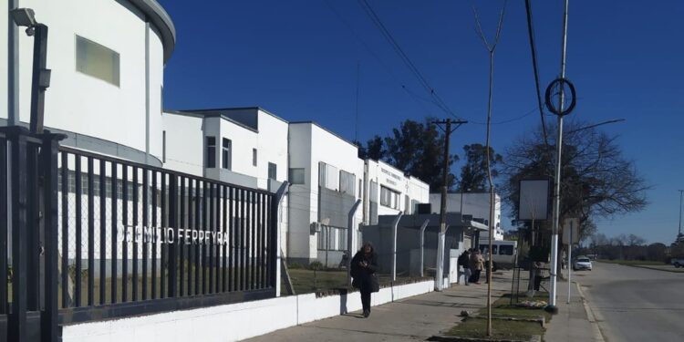 Avanzan las tareas de mantenimiento en el exterior del Hospital Ferreyra