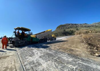 En Balcarce se trabaja pensando en el regreso del TC: comenzó el asfaltado de la curva 6 del Autódromo Juan Manuel Fangio