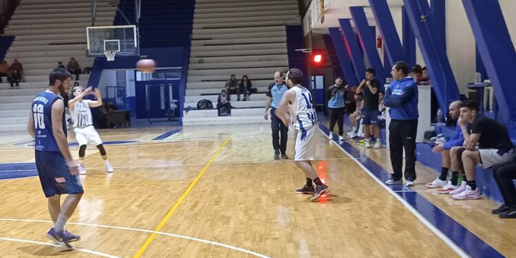 BÁSQUETBOL. Rivadavia comienza el Oficial Marplatense
