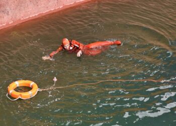 Se llevó a cabo un simulacro de hombre al agua en Puerto Quequén