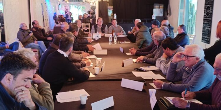 Dirigentes ruralistas analizaron la concesión de Puerto Quequén