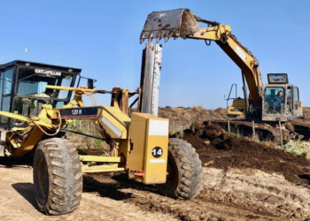Emsur completó una semana productiva en la reparación de caminos rurales