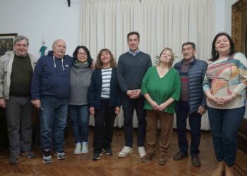 Arturo Rojas recibió al Coro Alta Mira de cara a la 28ª “Coraliada”