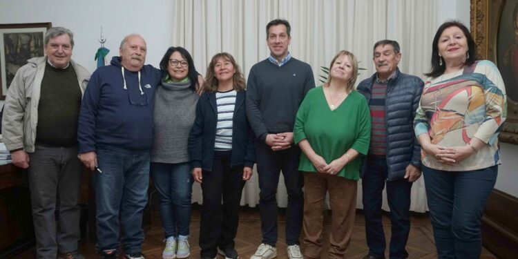 Arturo Rojas recibió al Coro Alta Mira de cara a la 28ª “Coraliada”