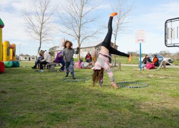 Con un gran picnic, la Escuela Municipal de Artes celebró la primavera