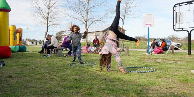 Con un gran picnic, la Escuela Municipal de Artes celebró la primavera