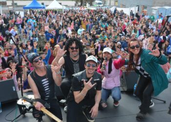 Una multitud acompañó los festejos por el Mes de las Niñeces