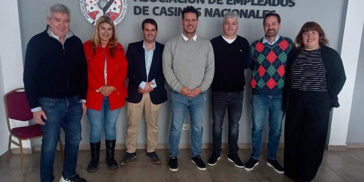 El PJ y el interbloque de concejales de Unión por la Patria se reunieron con Atanasof