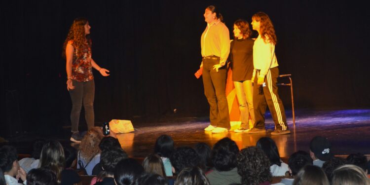El Teatro Municipal fue sede de un nuevo Encuentro Juvenil