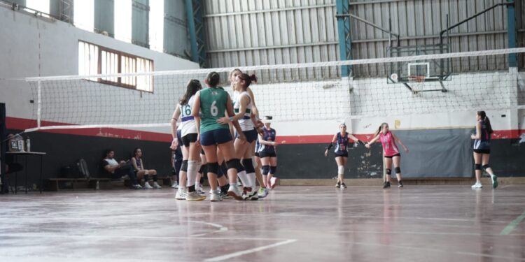 Necochea vibra con el Abierto de vóley más grande del país