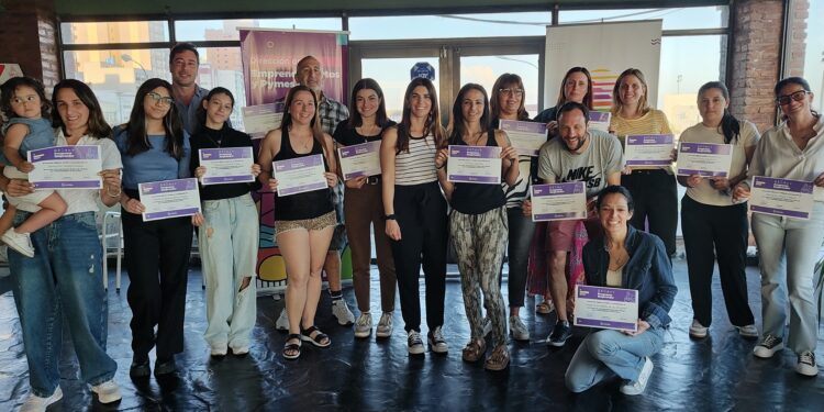 Se entregaron los certificados de los cursos del Programa Emprender