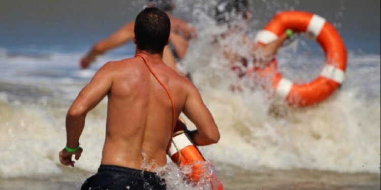 Guardavidas preparan operativo de prevención para el recital de La Renga