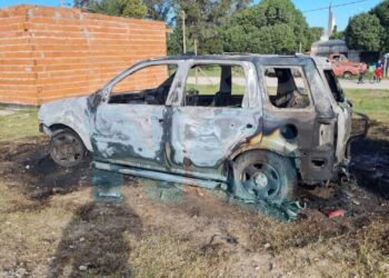 Un incendio provocó pérdidas totales en una camioneta