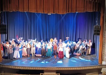 “Cristal”, una emotiva primera función de gala para el Instituto Superior Municipal de Necochea