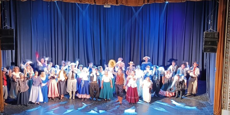 “Cristal”, una emotiva primera función de gala para el Instituto Superior Municipal de Necochea
