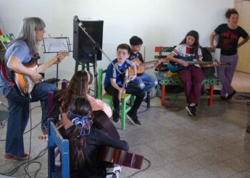 Los talleres de música de la EMAN y la Escuela de Rock cierran el año lectivo